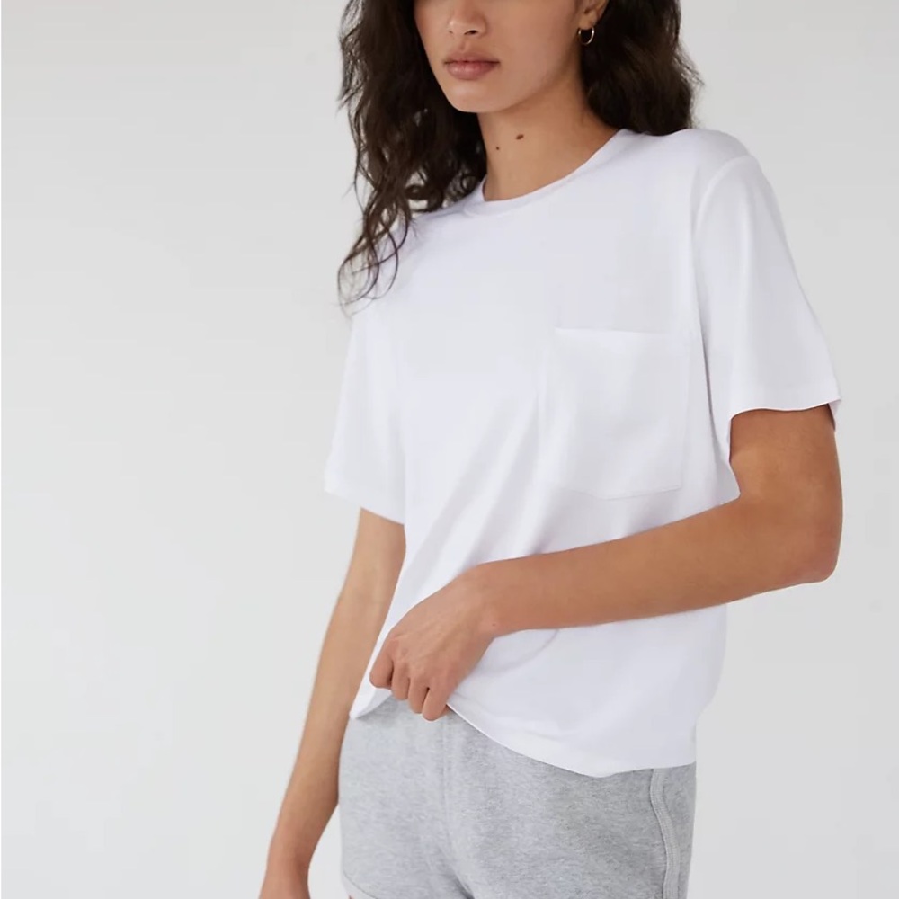 Aritzia White Short Sleeve Tee